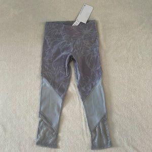 NWT Fabletics Brogan Lace Capri Size XXS